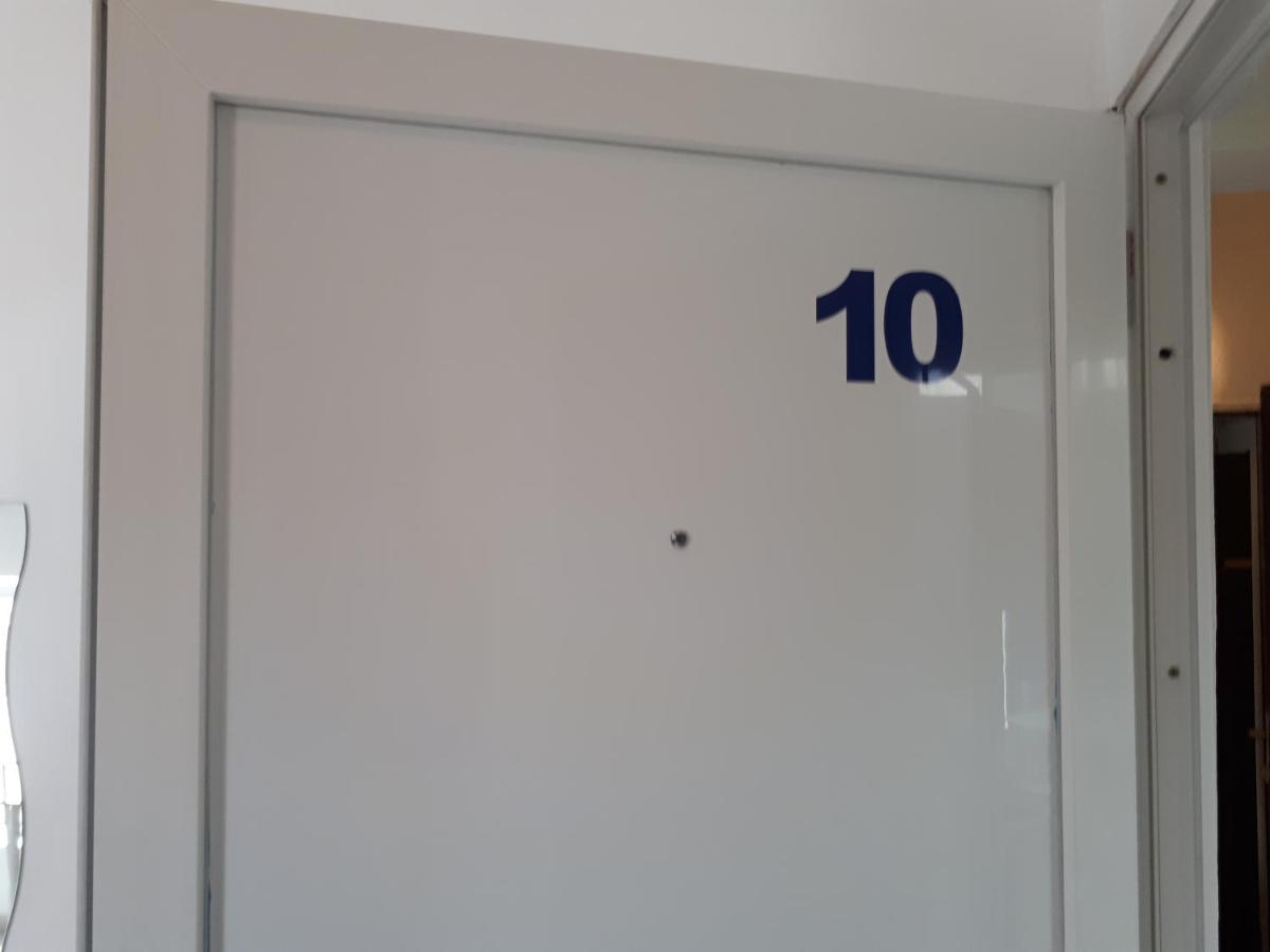 Dejan Apartment4-Top Centar بولا المظهر الخارجي الصورة